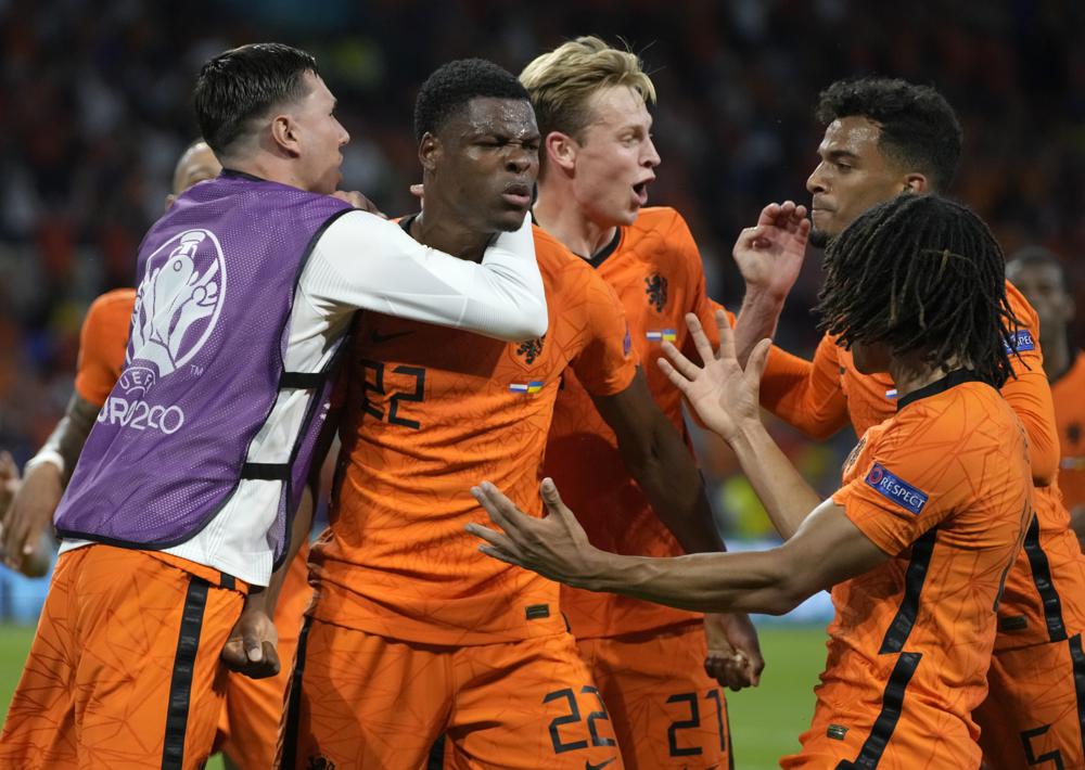 Netherlands to stick with winning system against Austria