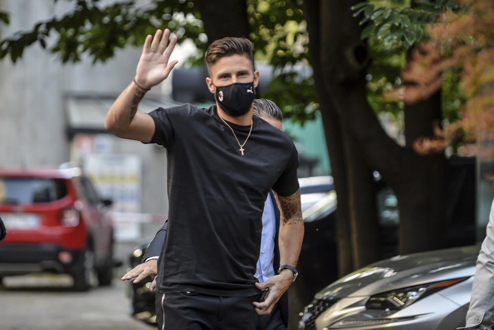 Olivier Giroud completes AC Milan move