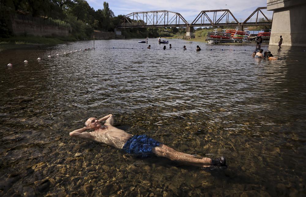 In Pictures: West America continues facing heat waves