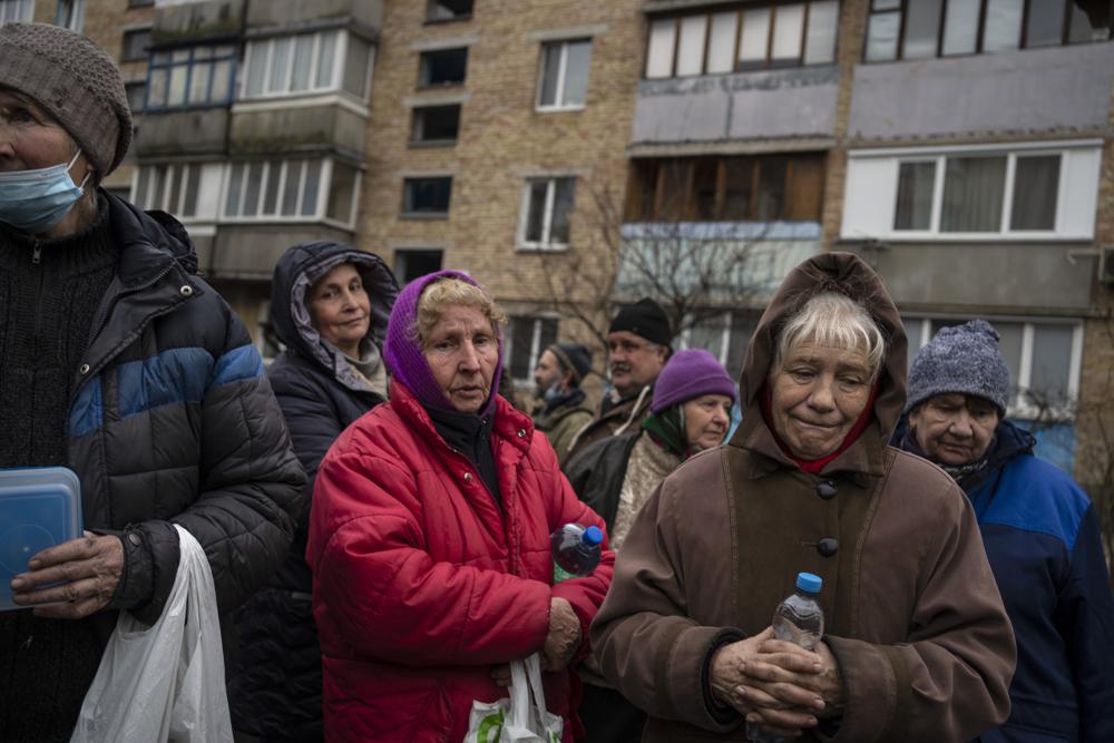 More flee as Ukraine warns of stepped-up attacks