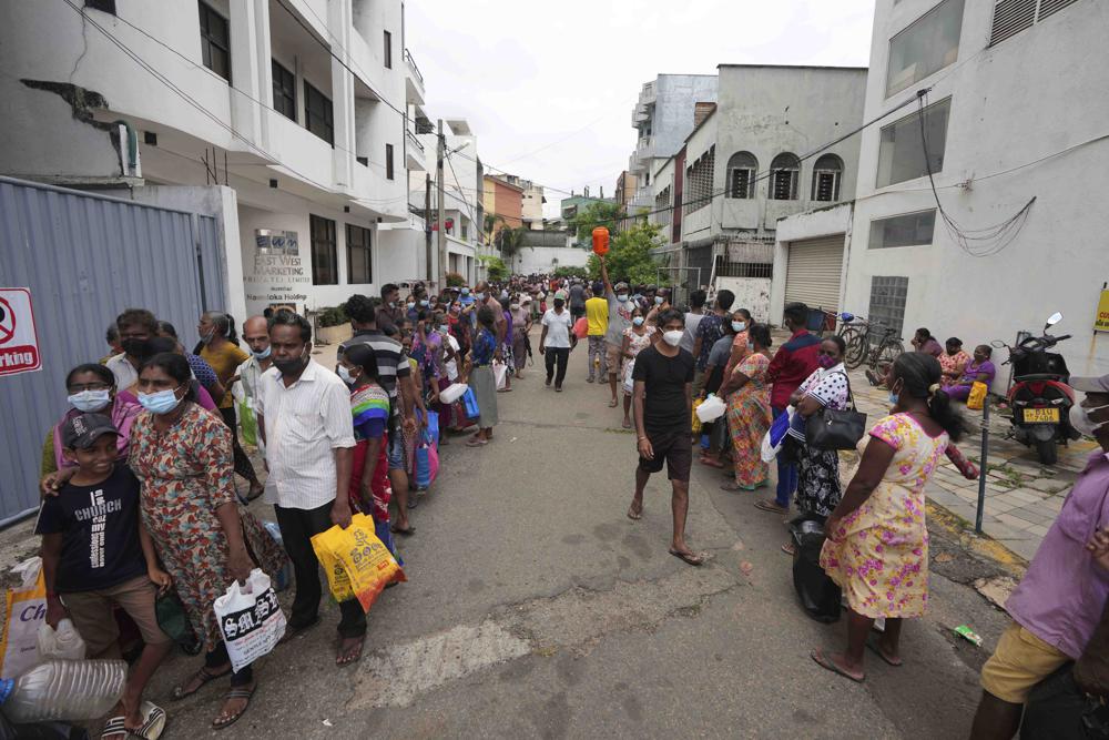 Sri Lanka’s prime minister invites protesters for talks