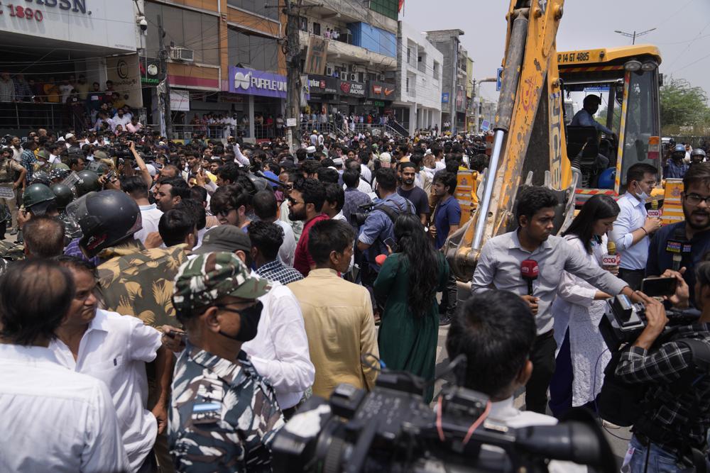 Protests in New Delhi halt demolition