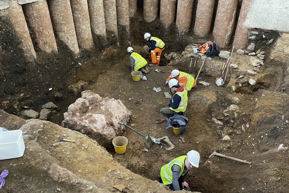 Roman shrine uncovered beneath graveyard