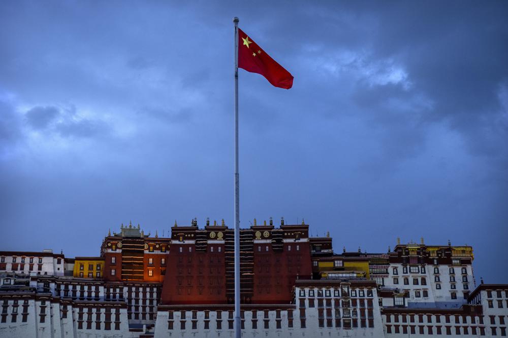 China offers glimpse of Tibetan life without the Dalai Lama