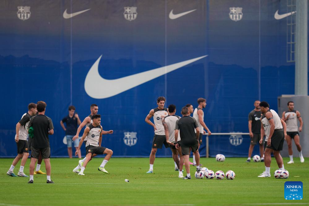 Barcelona’s players attend training session