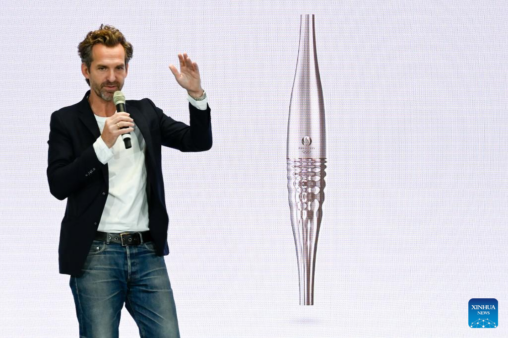 Paris 2024 unveils torch design