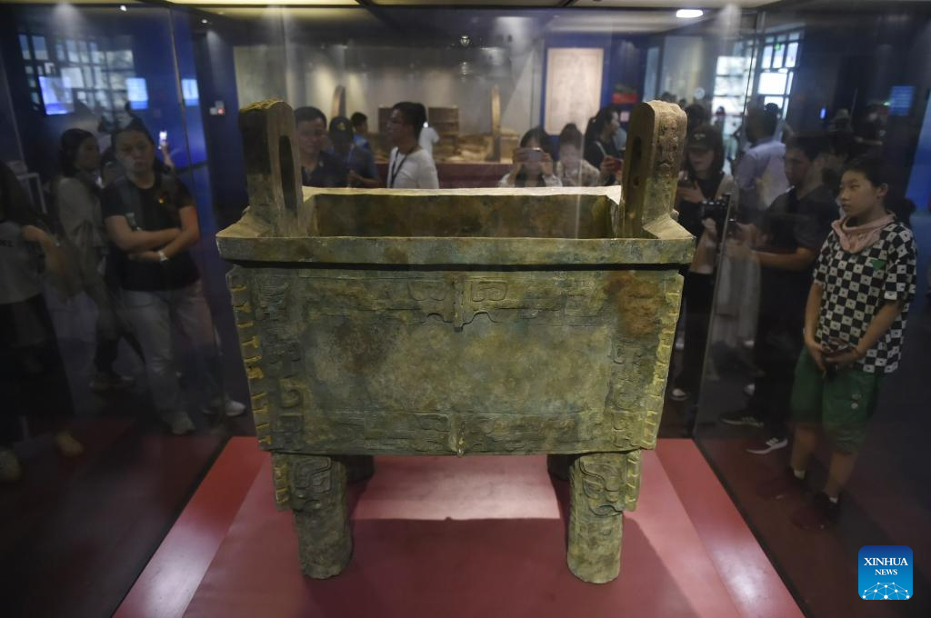 Museums in Henan witness many visitors in summer vacation