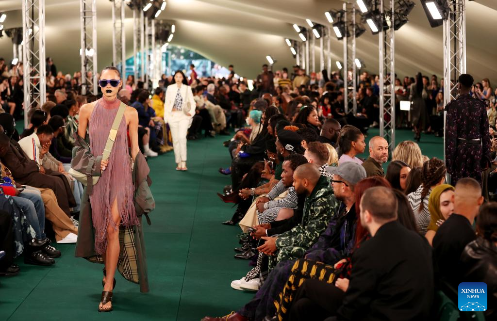 Burberry Stuns at London Fashion Week