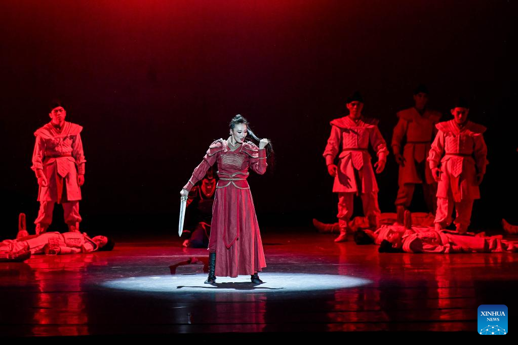 Chinese dance drama “Mulan” staged