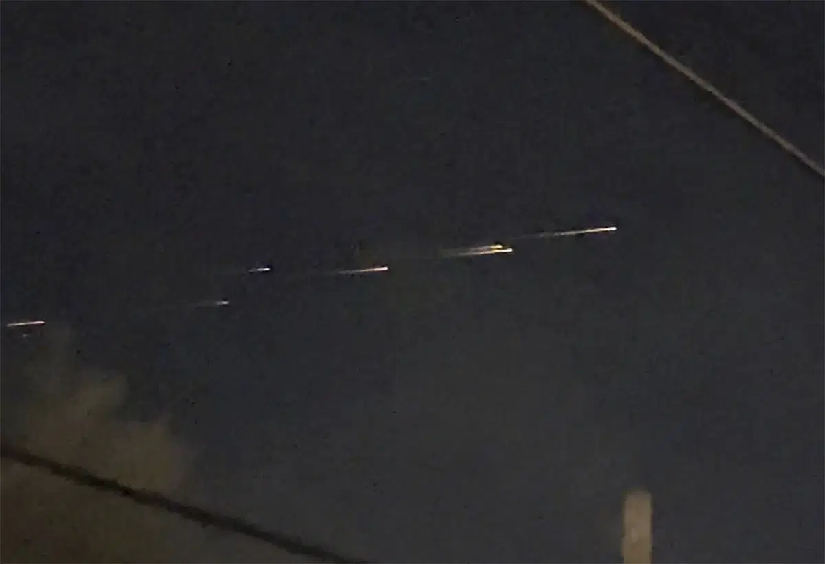 Mysterious streaks of light seen