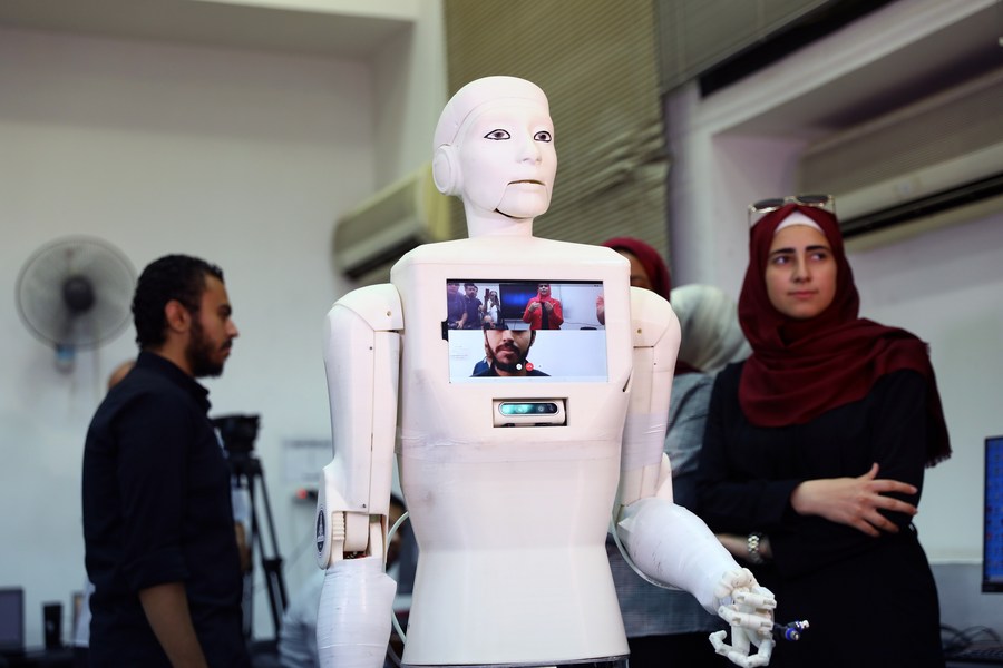 College students from Egypt create “robot nurse” to help medical teams