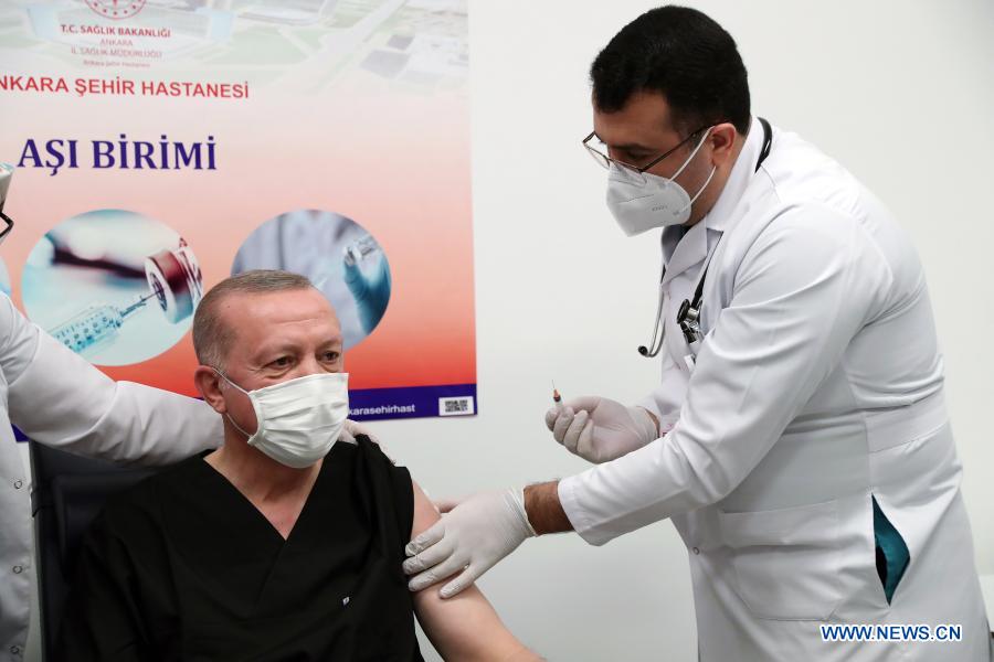 Turkish president gets COVID-19 vaccine