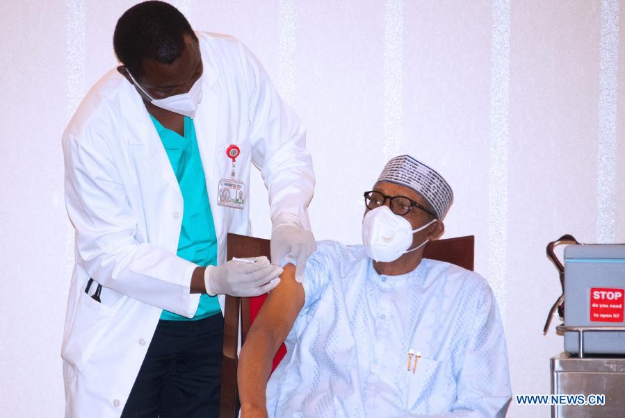 Nigerian president gets COVID-19 vaccine jab