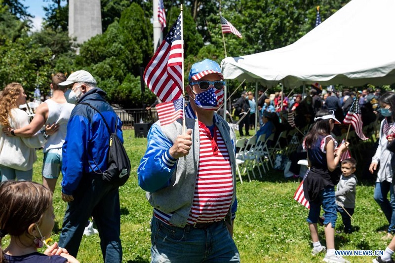 New Yorkers Celebrate Memorial Day with gatherings, shows