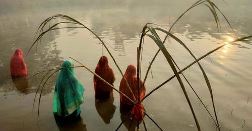 Chhath festival concludes by offering worship to rising Sun