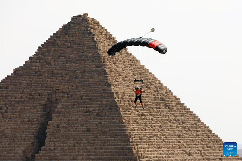 In Pics: Skydiving festival held in Giza, Egypt