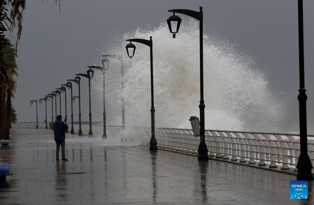 Big waves hit coast of Beirut, Lebanon