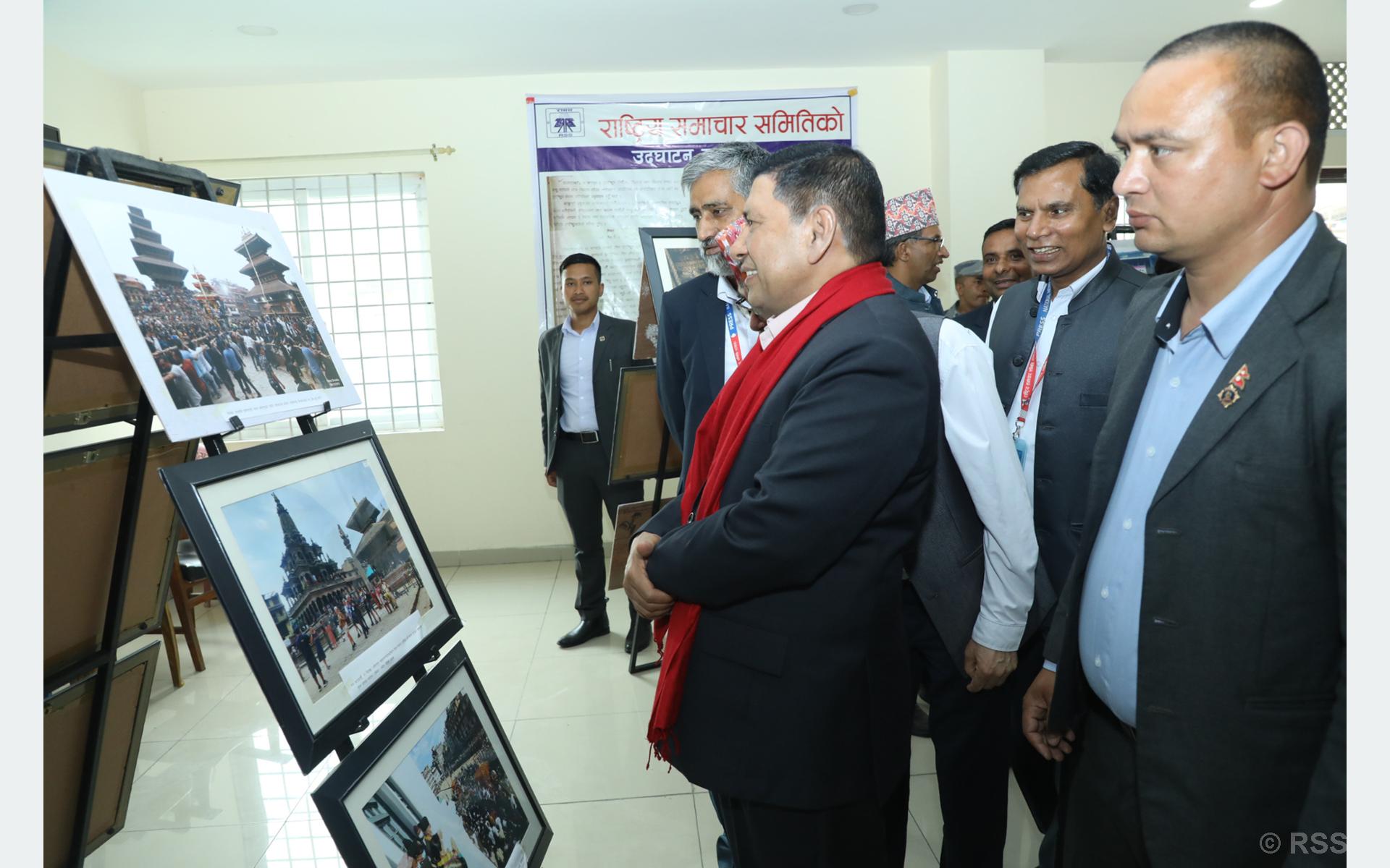 DPM Shrestha visits photo exhibition