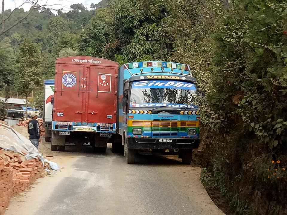 Passanglhamu road obstructed