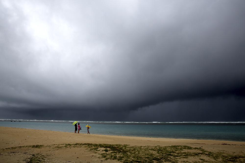 Storm threatens catastrophic floods in Hawaii