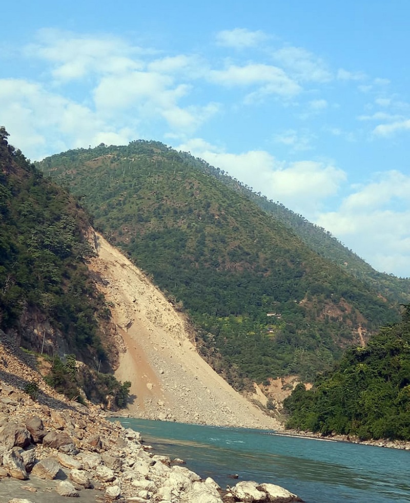 12 houses at risk due to dry landslide at Okhaldhunga