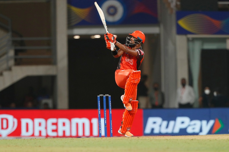 Pandya effort no match for well-oiled SRH