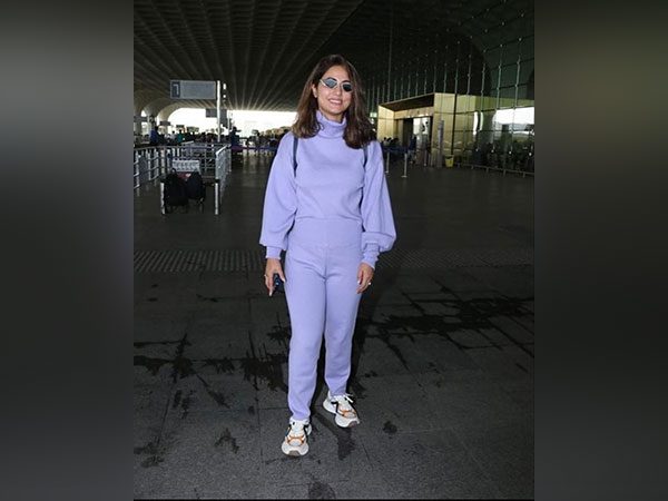 Hina Khan jets off to Cannes