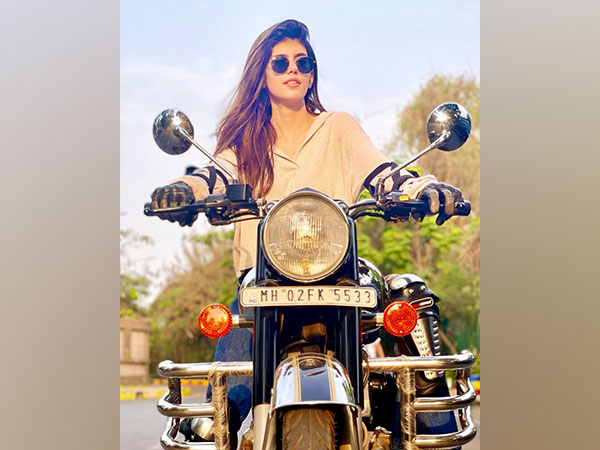 Sanjana Sanghi learns to ride a bike for ‘Dhak Dhak’