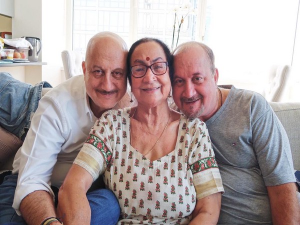 Anupam Kher pens adorable birthday wish for his mother