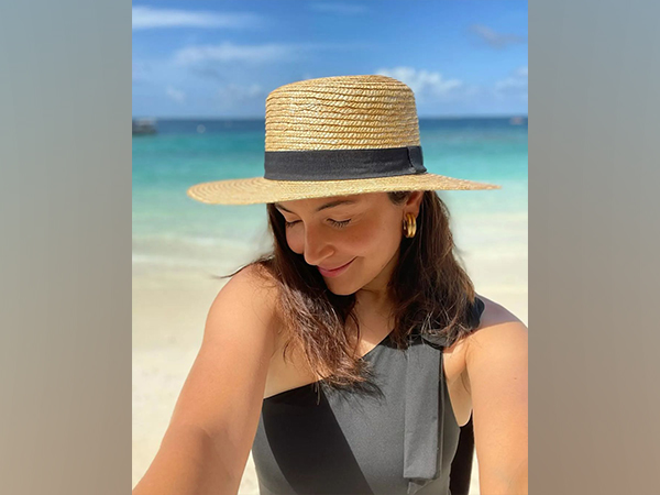 Anushka Sharma soaks sun in sunkissed picture from recent vacation