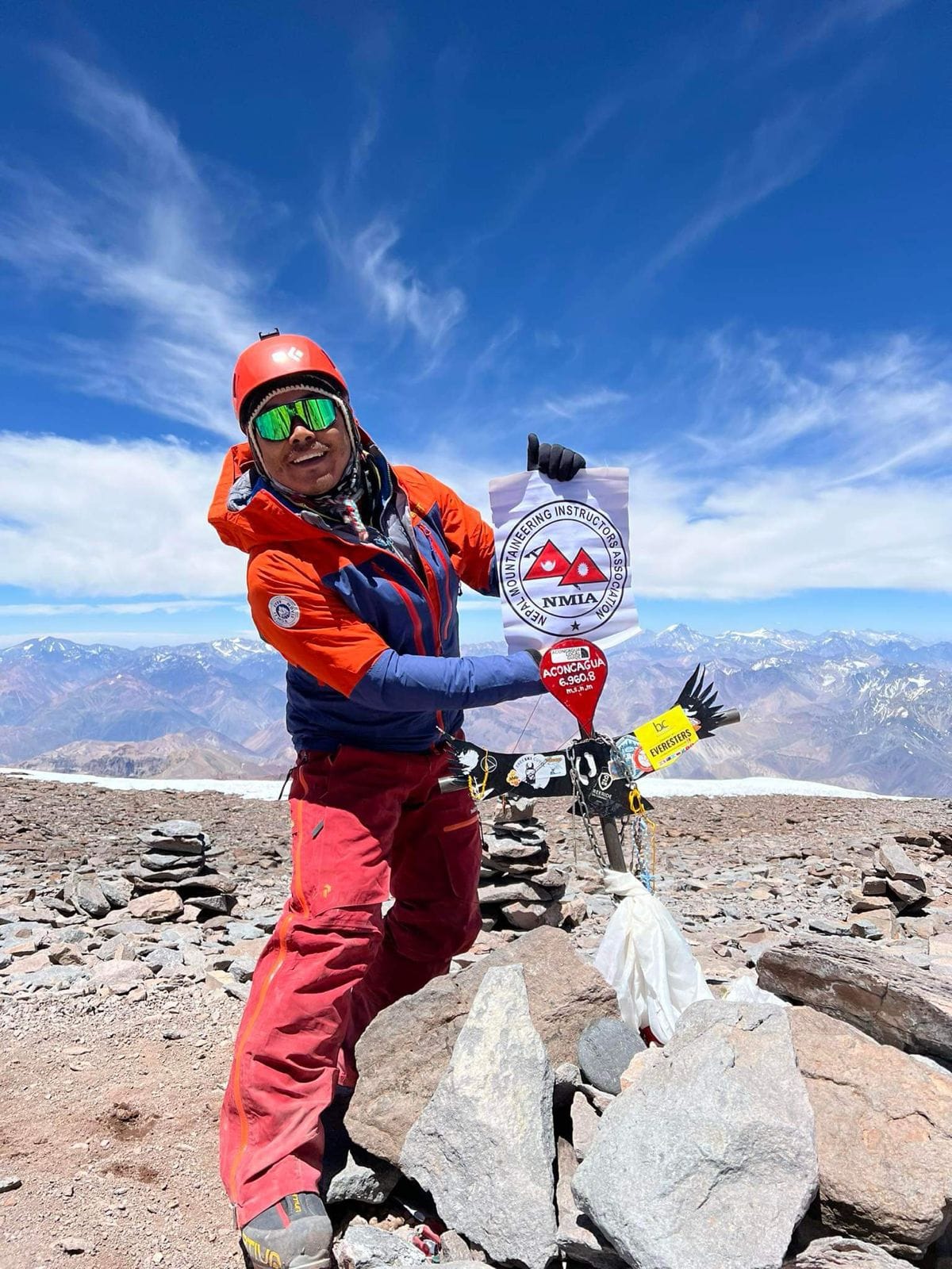 Nepalese Mountain Guide Lama succeeded in climbing the Mt Aconcagua