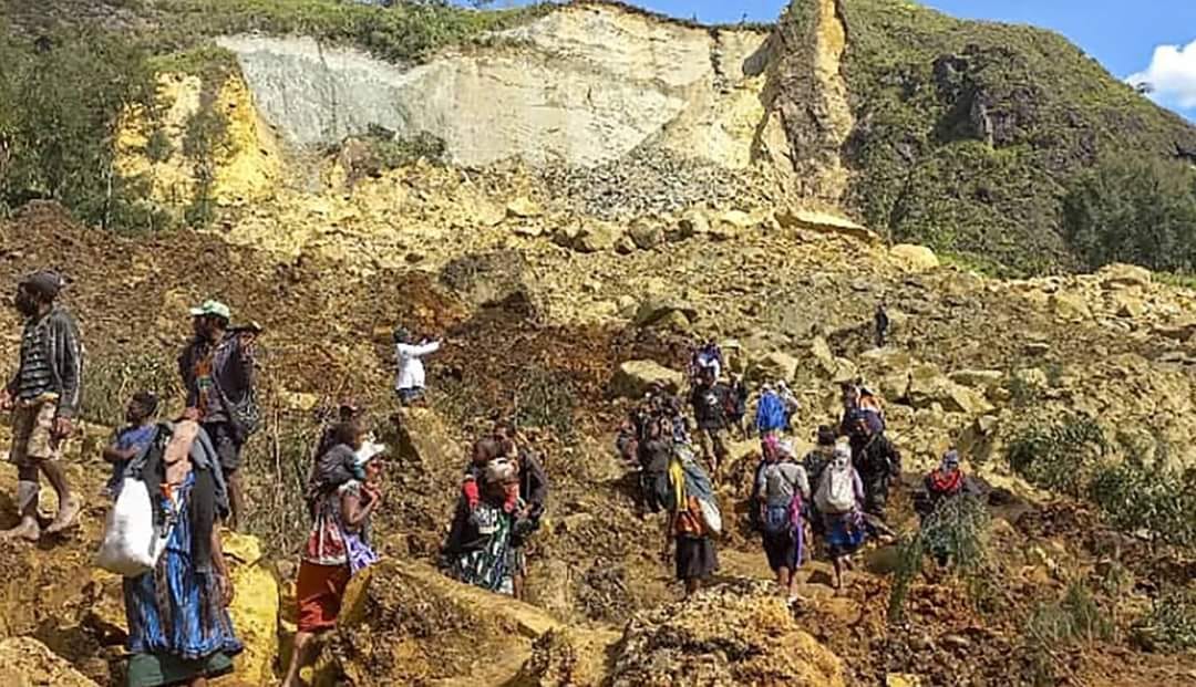 Papua New Guinea reports more than 2,000 people buried in landslide