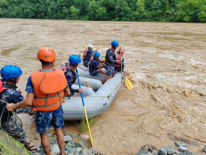 Bus search operation continues in Trishuli river