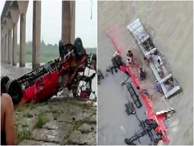 13 dead as bus falls into Narmada River