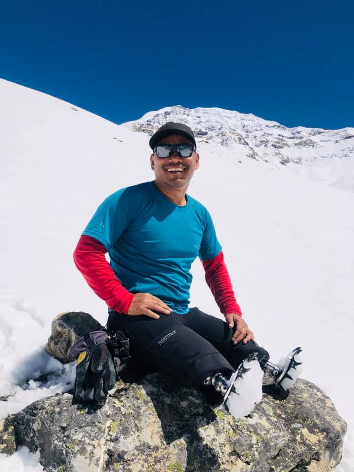 Climber with no legs aims for Everest