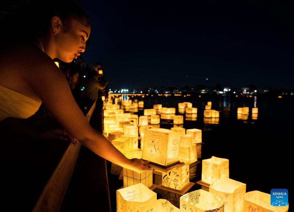 Water lantern festival held in Foster City, U.S.