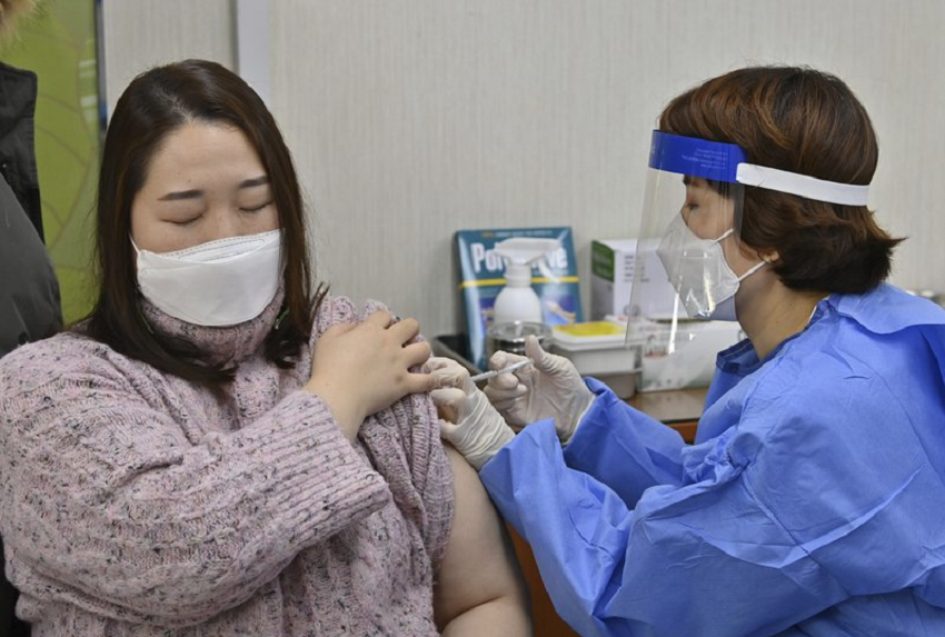 S. Korea injects first shots in public vaccination campaign