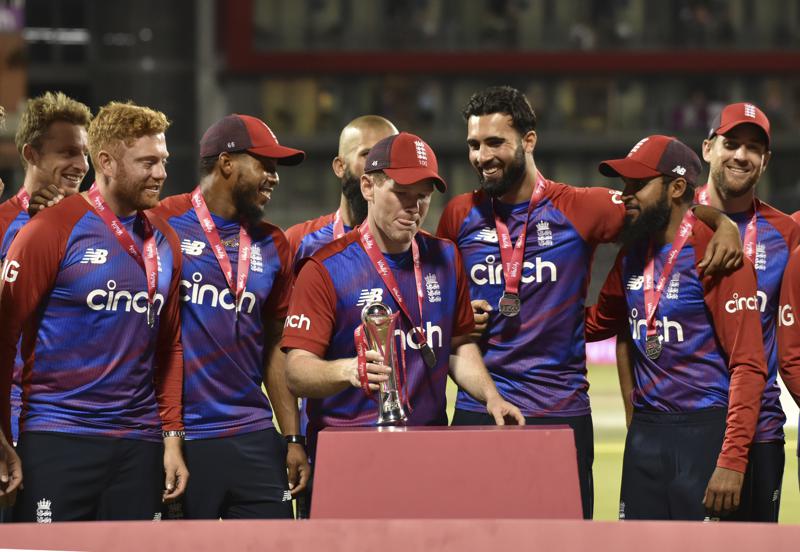 England beat Pakistan by 3 wickets, wins T-20 series