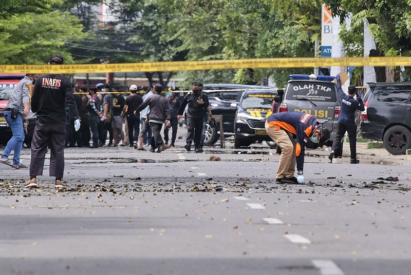 Suicide bomber targets Mass in Indonesia, 14 wounded