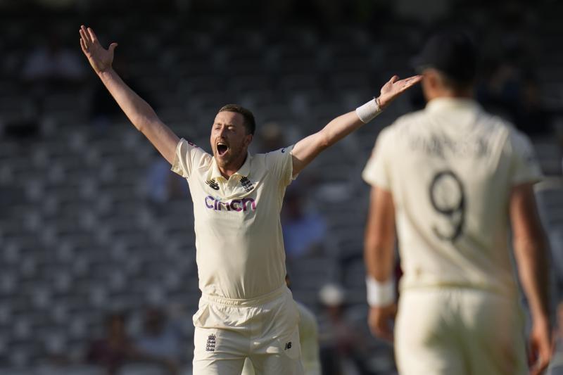 England bowler Ollie Robinson suspended for abusive tweets