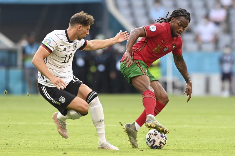 Goretzka says Germany supports taking a knee