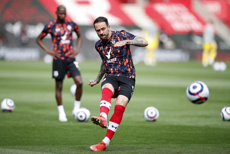 Aston Villa sign Danny Ings from Southampton