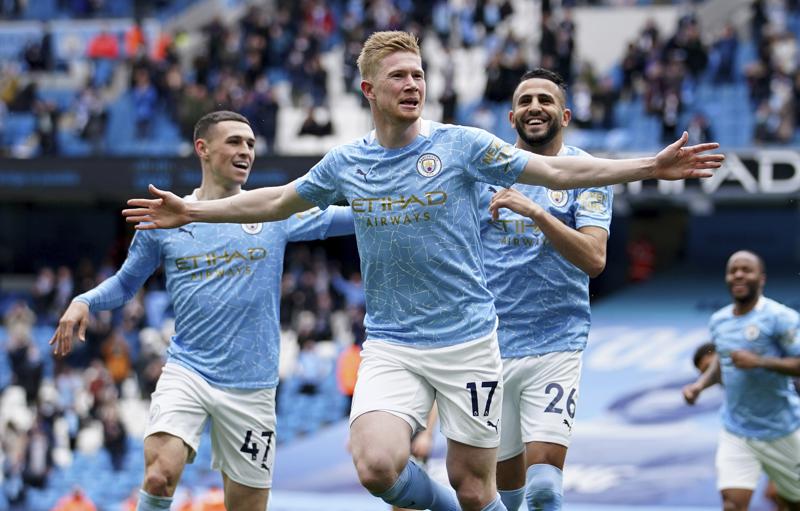 Kevin De Bruyne back at training with Belgium teammates