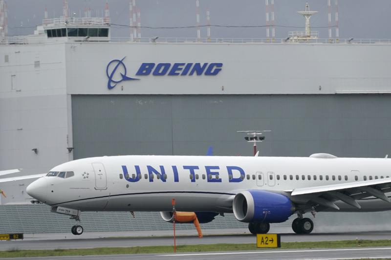 United orders 270 jets to replace old ones, plan for growth