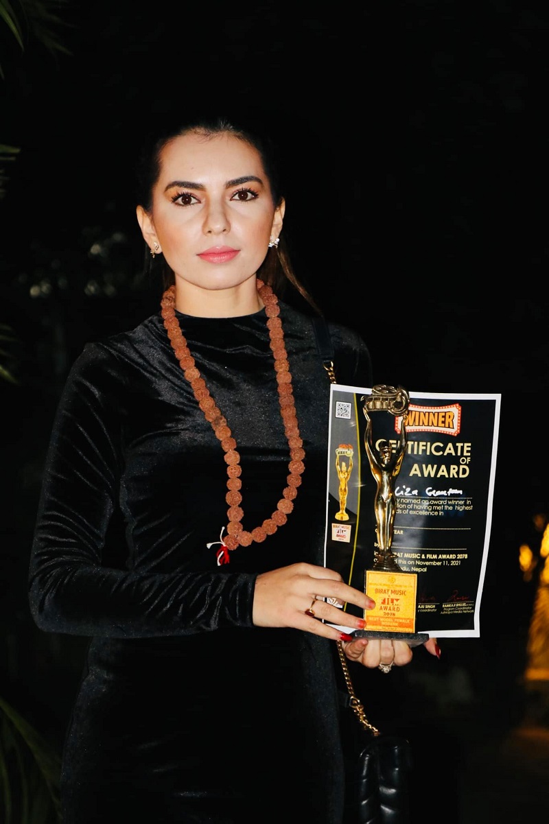 Aliza Gautam receives excellent model award