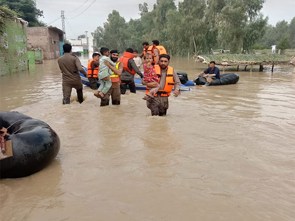 Pakistan witnesses another day of deaths, devastation