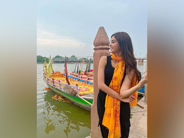 Ananya Panday drops new pictures from Ganga Ghat