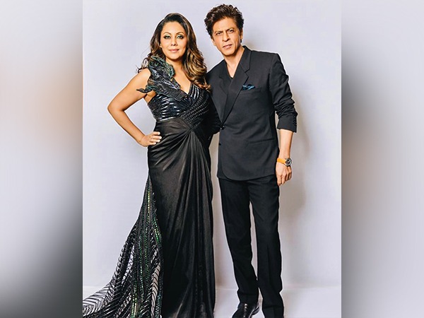 Shah Rukh Khan cheers for wife Gauri