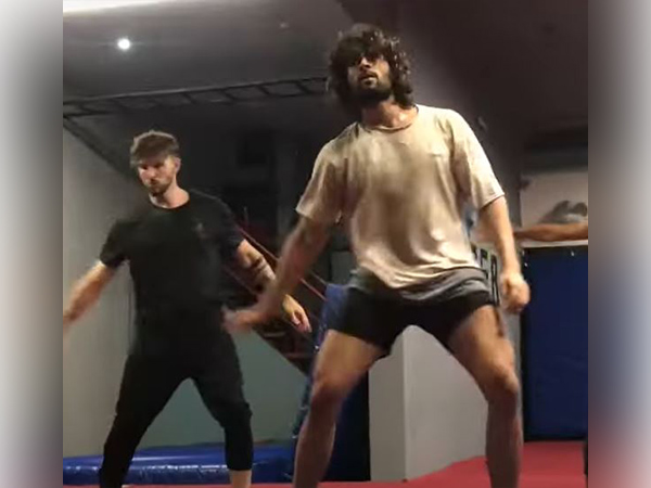 Vijay Deverakonda engages in intense workout