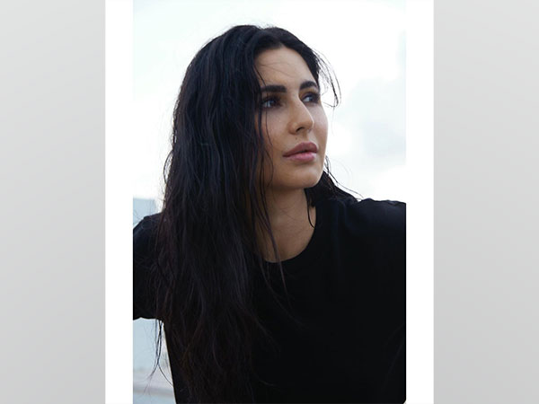 Katrina Kaif shares BTS pictures from ‘Merry Christmas’ set